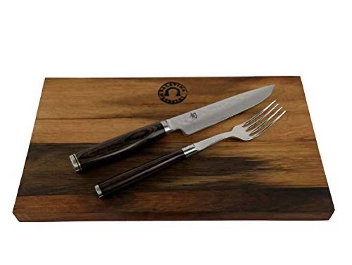 KAI Shun Premier Tim Mälzer Besteckset TDM-0907 Steakmesser mit Gabel + massivem Schneidebrett aus Fassholz 25x15 VK: 269,- €