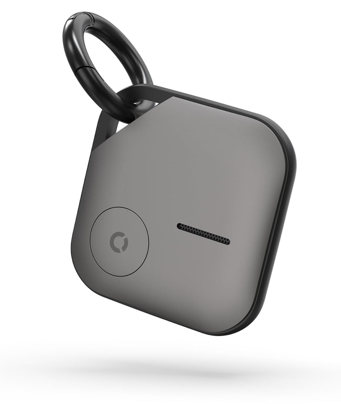 Echo Smart Tag grijs met zichtbare badge en geluidssignaal