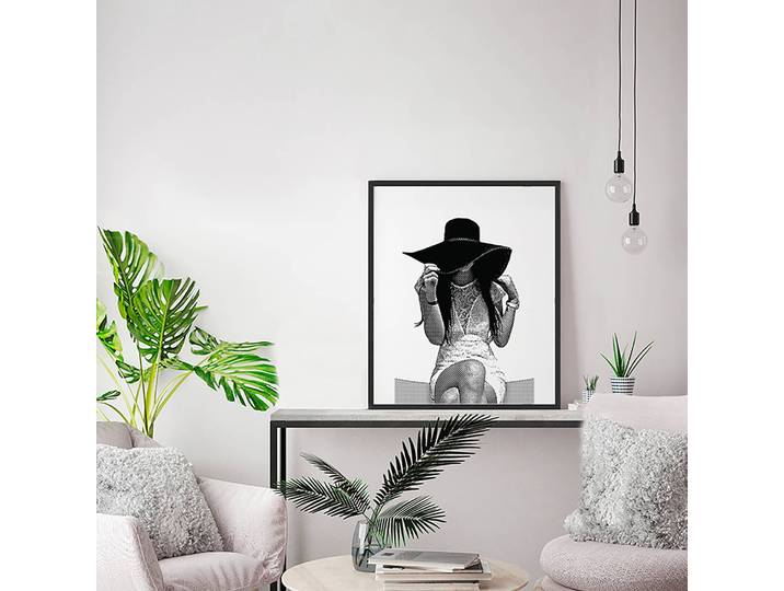 Bild Young Women Wearing Sun Hat Rahmen: Massivholz Buche, lackiert Abdeckung: Plexiglas Multicolor 52 x 62cm