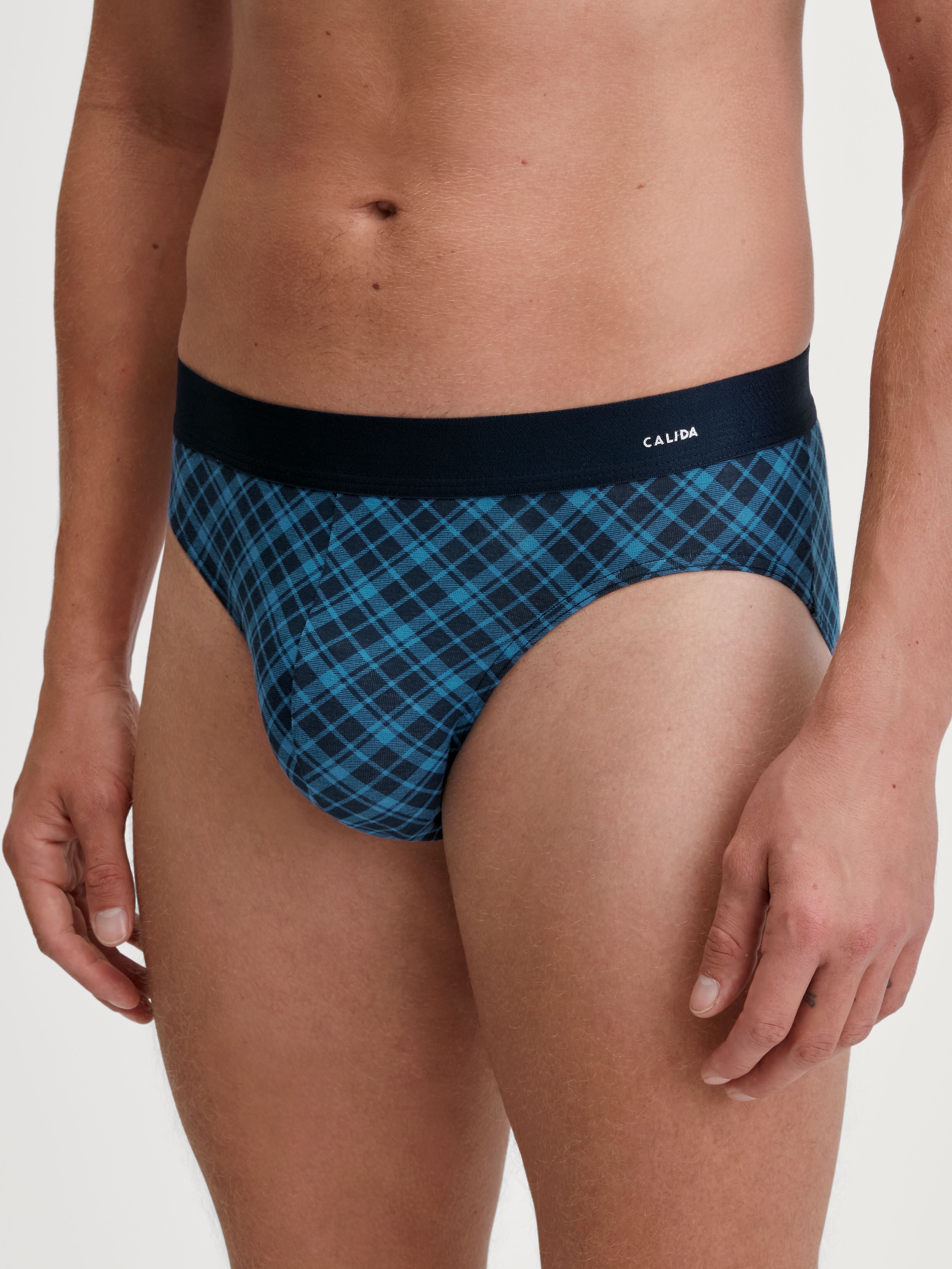 Minislip CALIDA "Cotton Code Design", Damen, Gr. M (50), blau (nordic), Single Jersey, Obermaterial: 94% Baumwolle, 6% Elasthan, eng, Unterhosen Minislip, breiter Bund, mit Druck, eng, kurz, mit Logo, Baumwollmix nordic M (50)