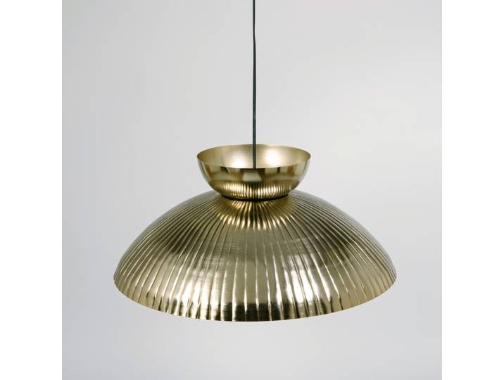 Pendelleuchte aus goldenem Stahl