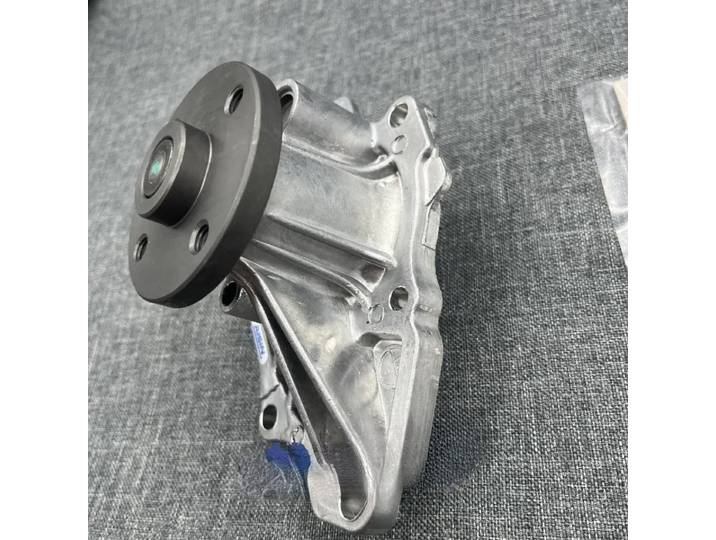 Convient pour la pompe à eau du moteur