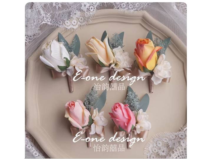 Mori européen mariée marié demoiselle d'honneur marié parents mariage corsage sœurs poignet fleur cerimonie d'ouverture réunion