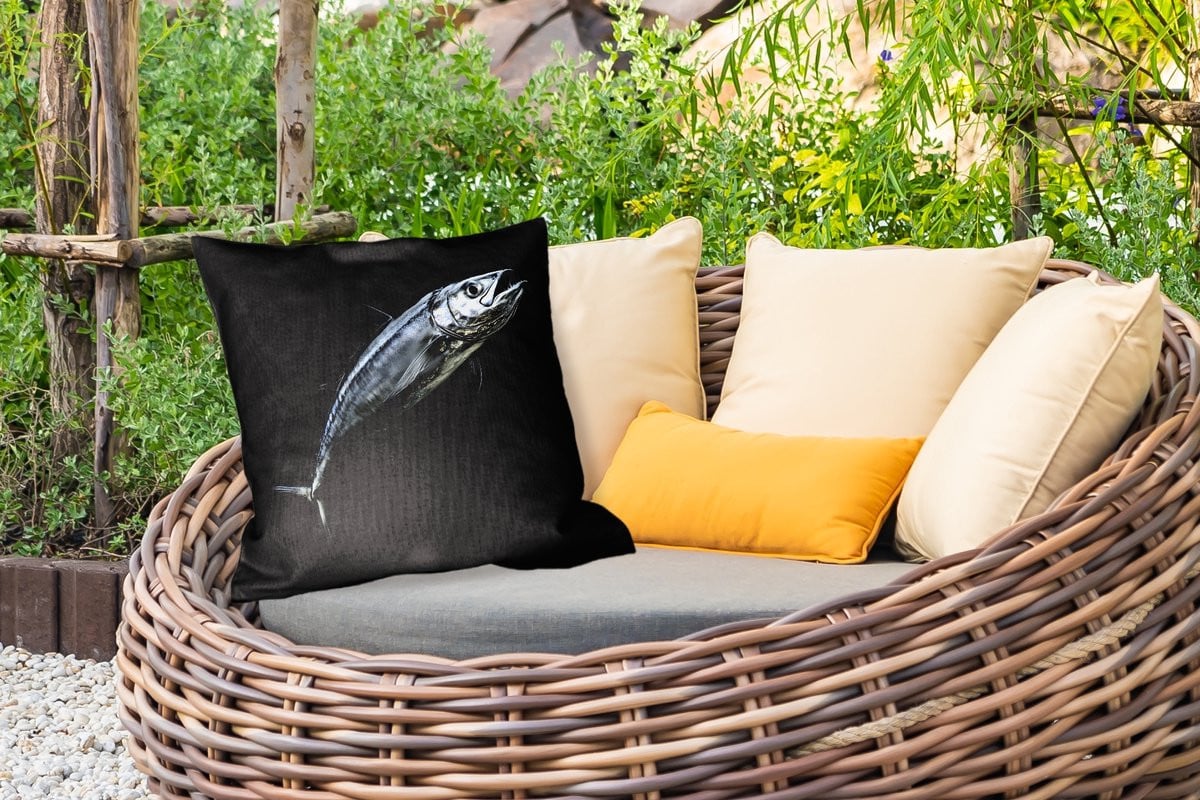 PillowMonkey Buitenkussen Weerbestendig Makreel Vis Zwart 50 x 50 cm