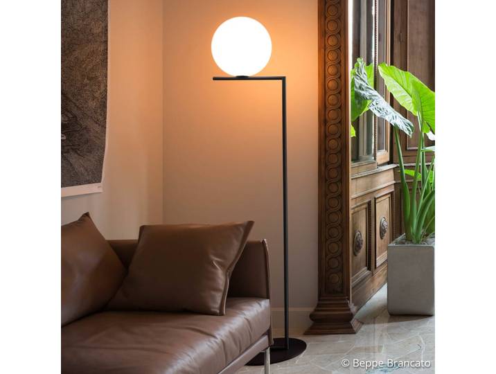 FLOS Designer Stehlampe IC F1, dimmbar, schwarz, für Wohn- / Esszimmer, Metall, Design, Stehlampe