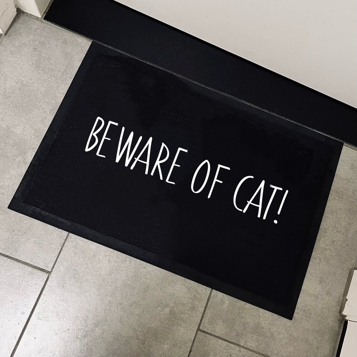 Grappige kerstdeurmat Beware of cat voor binnen, 60 x 40 cm