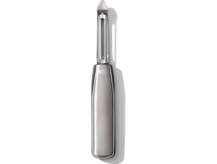OXO Steel Drehschäler aus Edelstahl Scharfe Edelstahlklinge, komfortabler rutschfester Griff, spülmaschinengeeignet