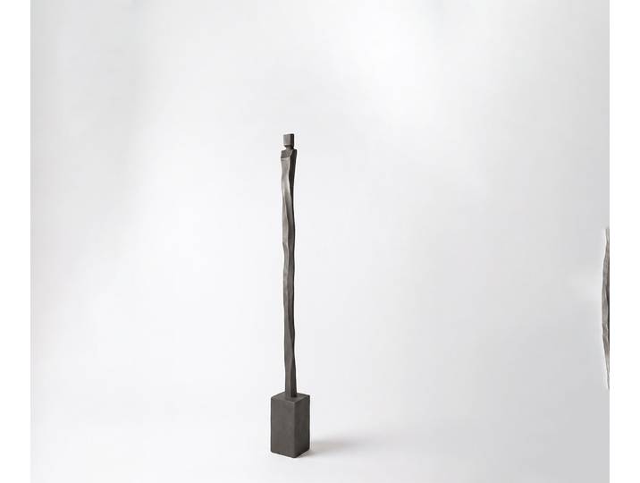 Figur Statera B12 x T12 x H131 cm Aluminium Basalt Handgemacht, Wohnaccessoires