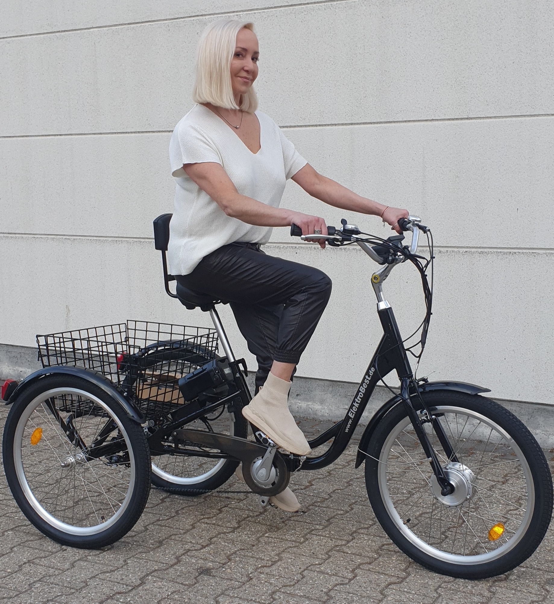 Erwachsene Elektro Dreirad Therapierad Gleichgewichtsproblem Lösung 24 Zoll Klapprad Rucklehne PEDELEC 250W bis 25km/h