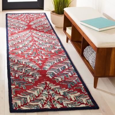 SAFAVIEH Handmade Capri Ilianka Wool Rug
