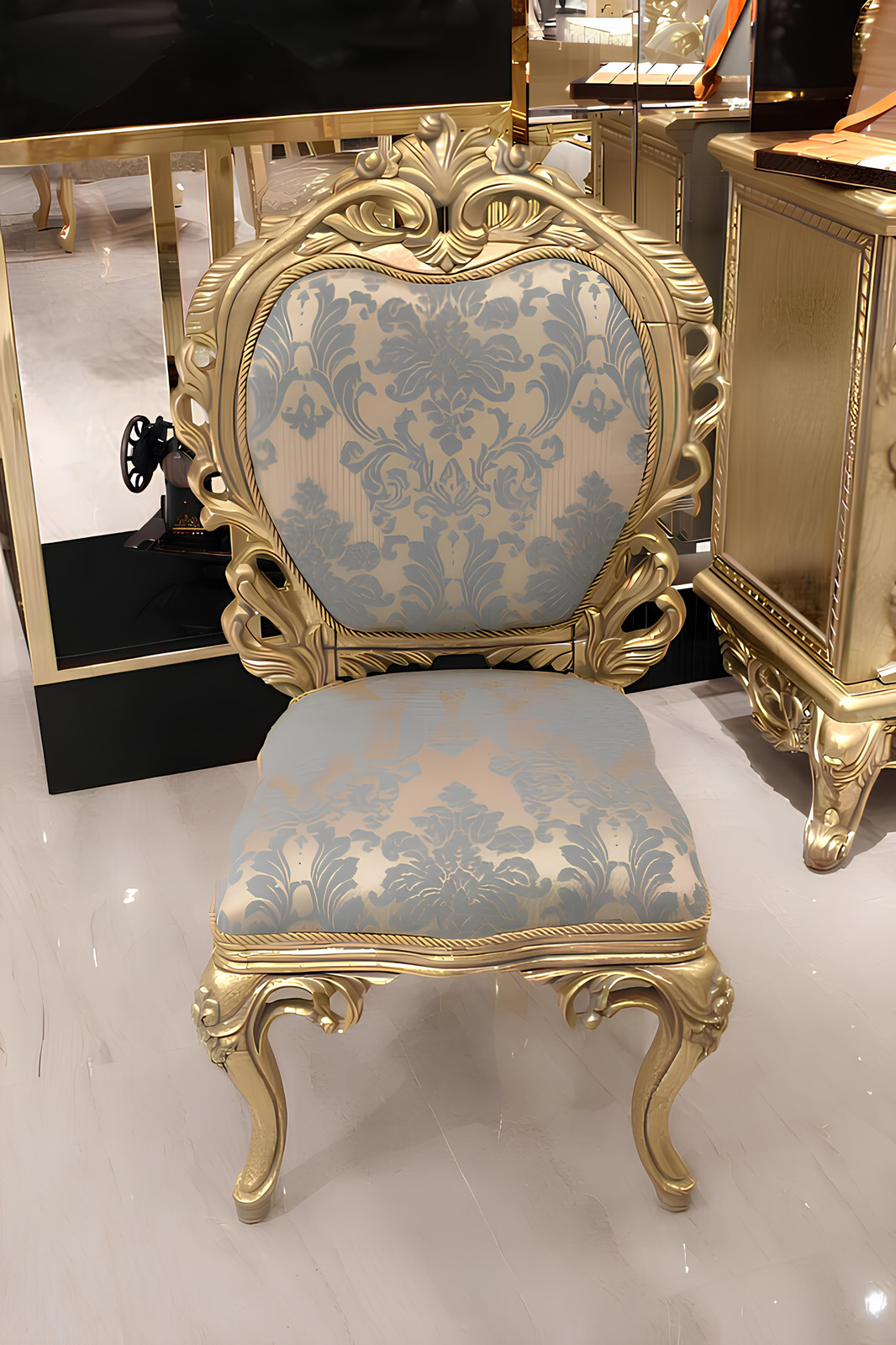 Set van 6 luxe houten eetkamerstoelen in antieke stijl