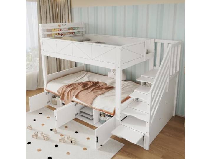 YAIXBNG Weißes Etagenbett 90x200 cm mit Stauraumtreppe, Schrankfächern unter dem unteren Bett, erhöhter Absturzsicherung, Bücherablage und modernem Paneel-Design