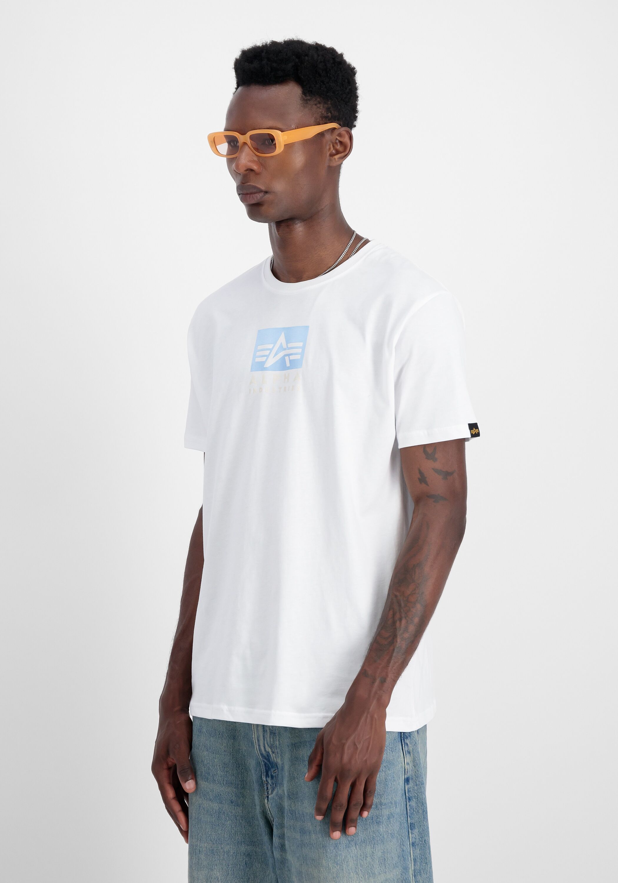 T-Shirt ALPHA INDUSTRIES "Satin Logo T-Shirt", Herren, Gr. XL, weiss (weiß), Obermaterial: 100% Baumwolle, Shirts T-Shirt weiß XL