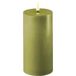 Deluxe Homeart LED Stumpenkerze Real Flame olive, Ø7,5 x H15cm, olive