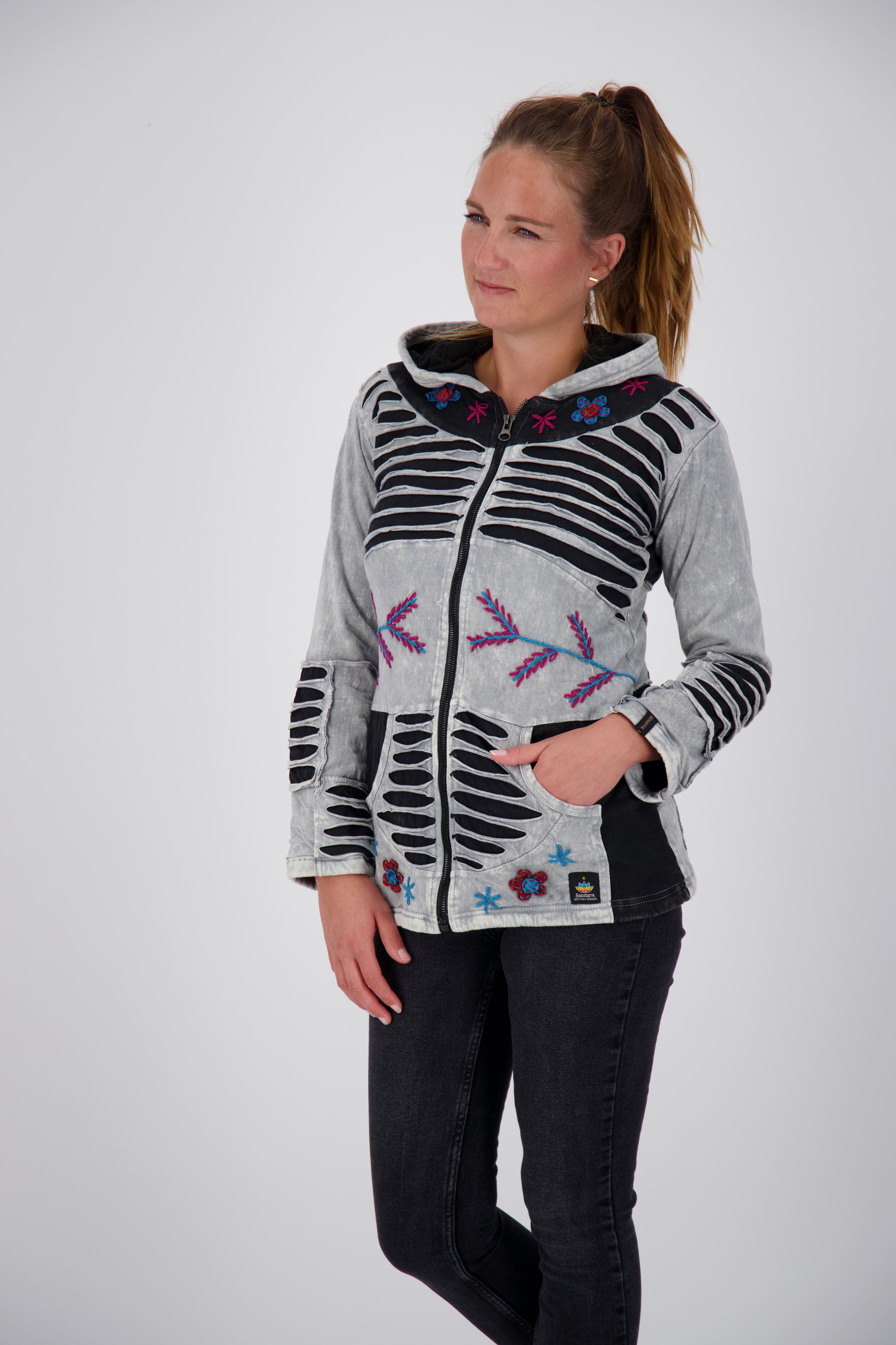 Fleecejacke ANKERGLUT "Patchwork NUNAVUT LIGHT GRAY & NEW FLOWER POWER", Damen, Gr. 36 (S), grau, Fleece, 100% Baumwolle, regular fit hüftbedeckend, Jacken Fleecejacke grau 36 (S)