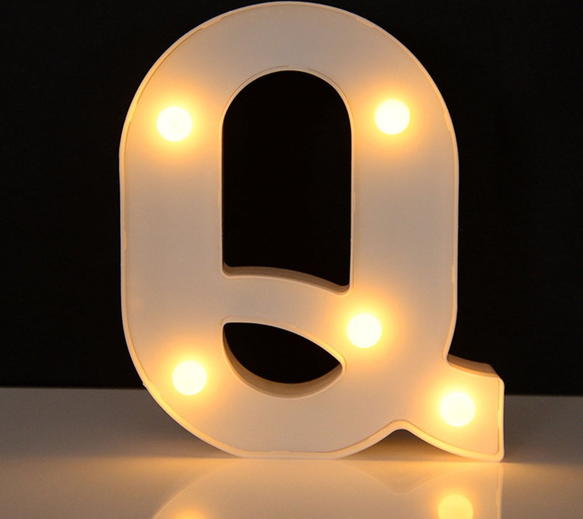 Lichtgevende Letter Q LED Decoratie - Wit - 16 cm
