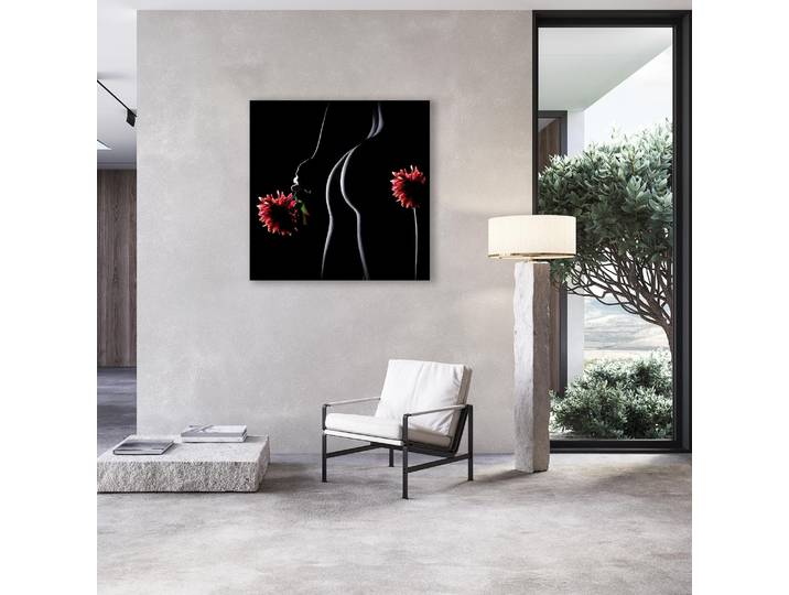 Alu-Dibond-Druck QUEENCE Nackte Frau mit Blumen , farbe bild(er): grau, B:40cm H:40cm, Alu Dibond, Bilder, Alu-Dibond-Druck, Sinnliche Wandbilder in Galeriequalität inkl. Aufhängesystem