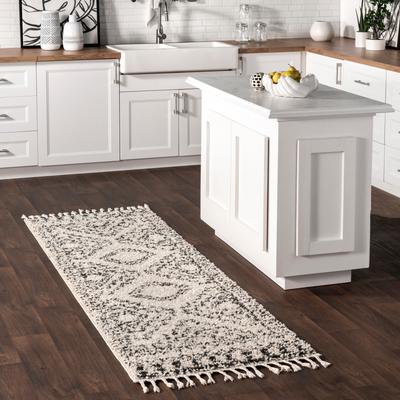 Nuloom Vasiliki Moroccan Shag Tasseled Area Rug