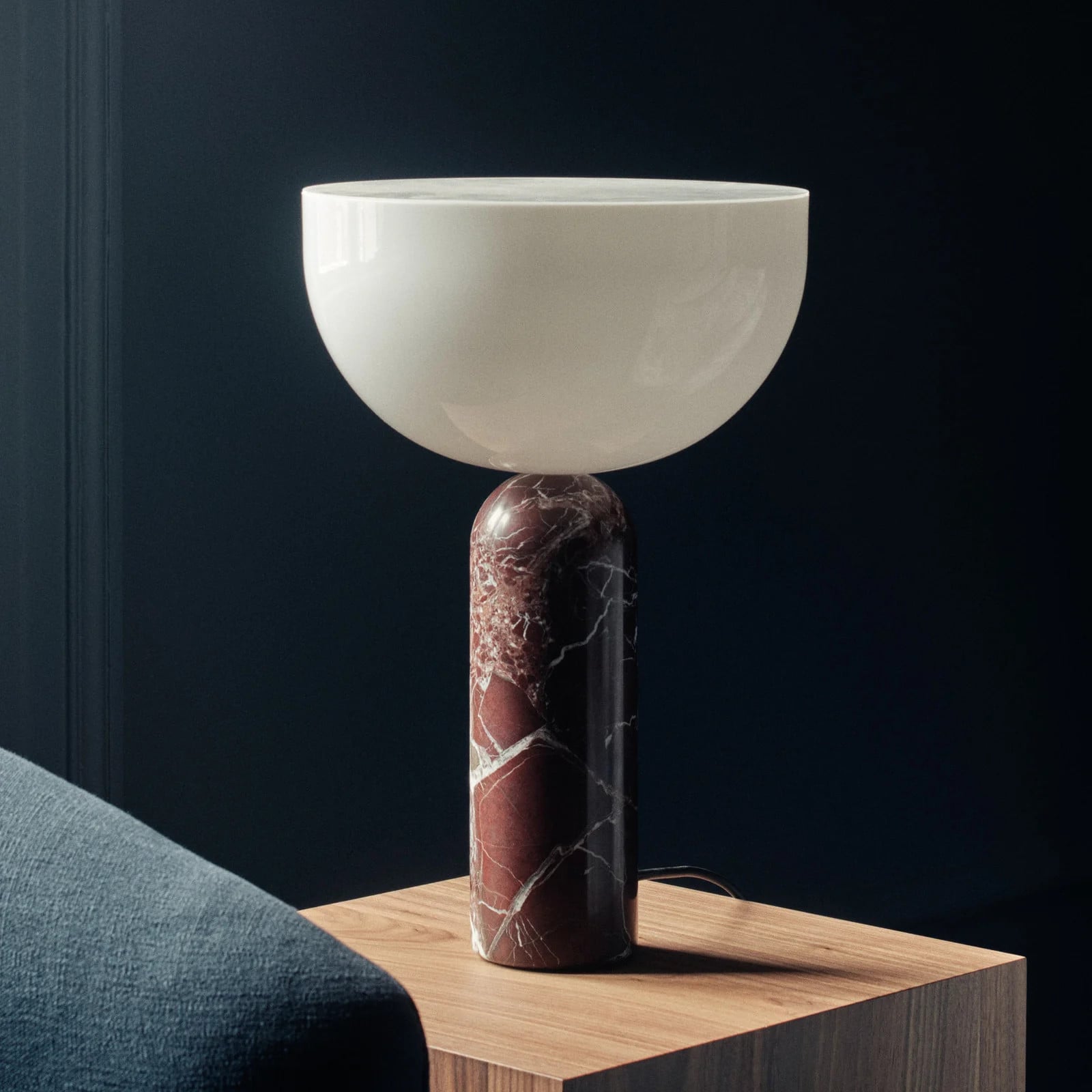 New Works Kizu tafellamp Large Rosso Levanto marmer
