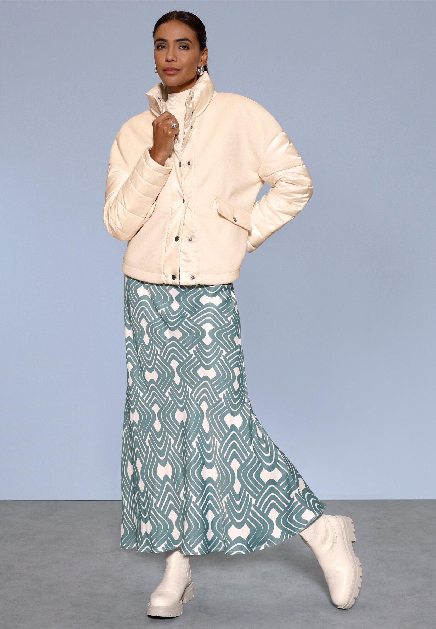 Steppjacke CREATION L "Jacke Kurzjacke im lässigen Schnitt", Damen, Gr. 38, champagner, Web, Stoff, , Modisch, Jacken Steppjacke