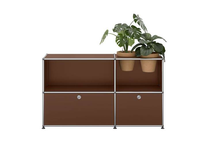 USM Haller Sideboard M57 braun 2-fach breit 2 Fächer Klapptüren Pflanztöpfe Terrakotta oh 127.3x74x37.5 cm