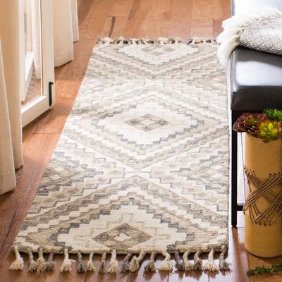 SAFAVIEH Handmade Aspen Liza Moroccan Boho Wool Tassel Rug