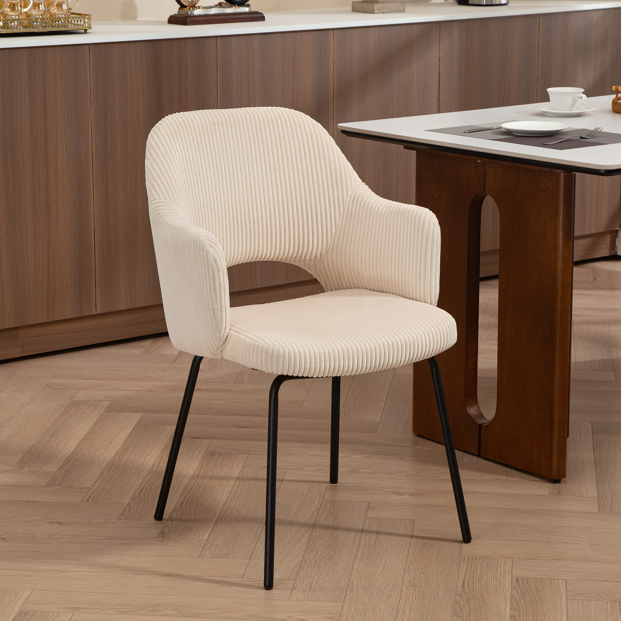 Homcom Sedia da Pranzo Moderne con rivestita a Coste in Velluto e Gambe in Metallo, Forma ergonomica a Conchiglia, Beige  Aosom Italy