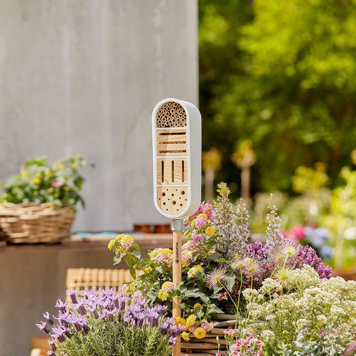 Beschermende behuizing voor insecten, weersbestendig en stevig, met grondfixatie (11370-20)