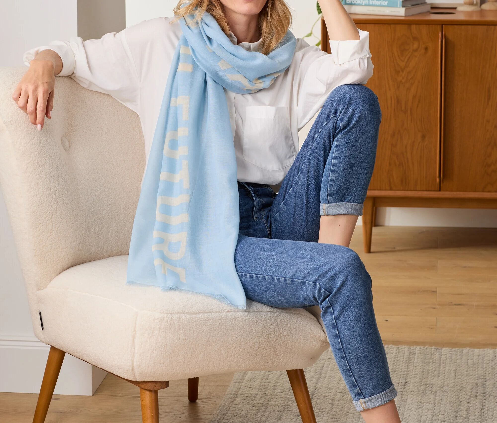 Tchibo - Webschal mit Statement-Print - hellblau
