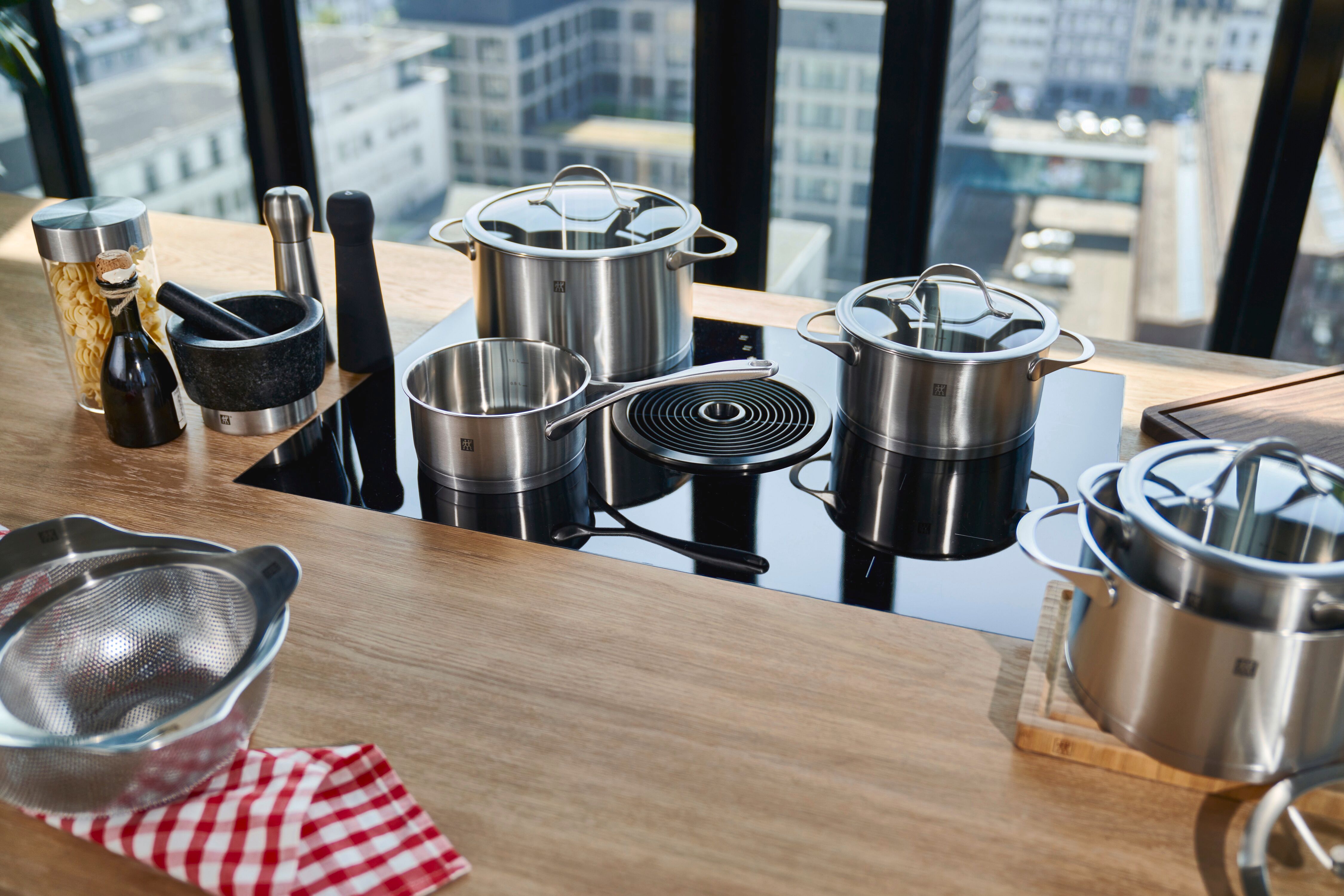 Topf-Set ZWILLING "Essence", silber (silberfarben), Töpfe, Topf-Set, Sandwichboden sehr gute Wärmeverteilung Füllskala Edelstahlgussgriffe