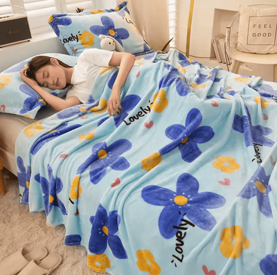 Inspire Curations Cute Strawberry Flannel Throw Blanket 4 120x200cm