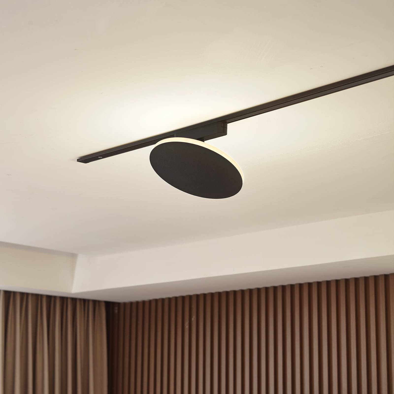 Lampa sufitowa LED Lumaro, czarna, aluminium, 48V, ściemniana Lumaro 48V Lindby, możliwość ściemniania, czarny, salon / jadalnia, aluminium, nowoczesny