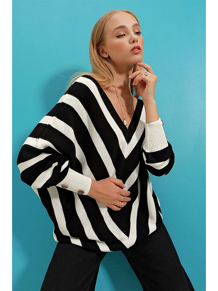Trend Alaçatı Stili Pullover in Schwarz/ Weiß - onesize