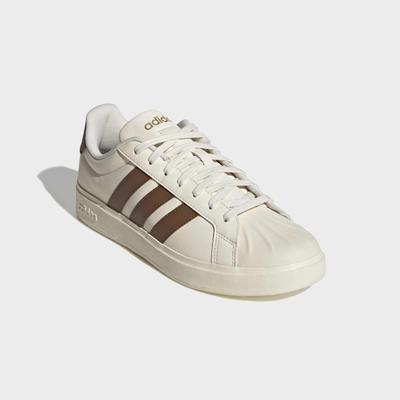 adidas Sportswear "STREETTALK" inspiriert vom Design des adidas Superstar