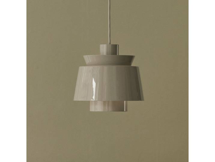 Suspension Utzon JU1, Ø 22 cm, gris-beige - &TRADITION - Salon / séjour - Design - Métal - Avec abat-jour