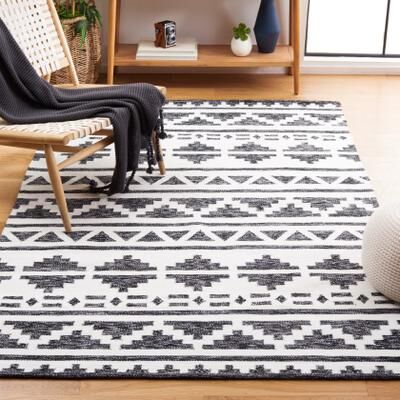 SAFAVIEH Handmade Kilim Fridgerdur Boho Tribal Rug
