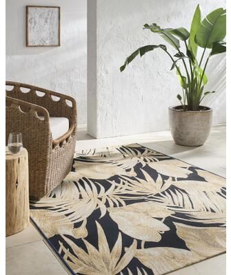 Livabliss Warsaw Tropical Indoor / Outdoor Area Rug