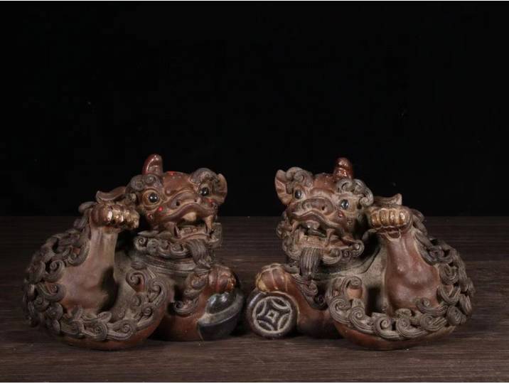 Statue de lion chinois porte-bonheur en céramique – Four de Shiwan, une paire