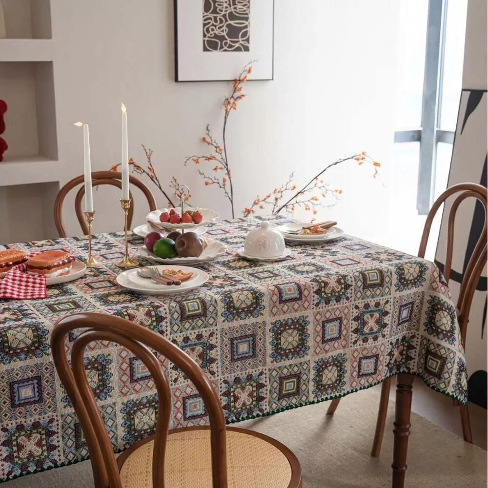 INF Nappe de table à carreaux rétro française - Motifs géométriques brodés, décoration anti-poussière XXL