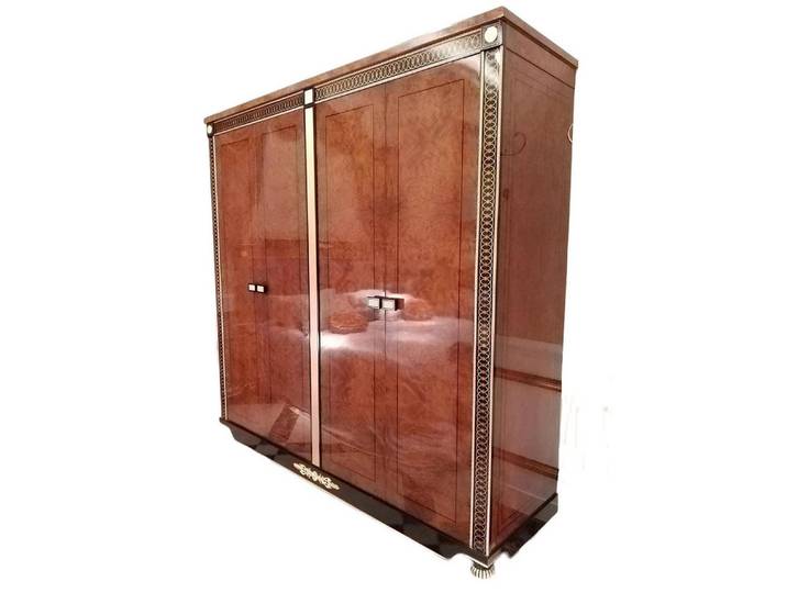 Xlmoebel Kleiderschrank Barock-Rokoko Kleiderschrank aus hochwertigem Holz in antikem Stil (Kleiderschrank) Hergestellt in Europa