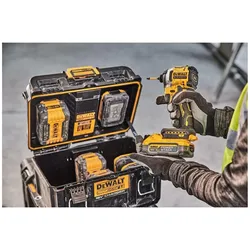 DeWalt, Werkzeugakku + Ladegerät, DWST83471