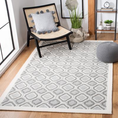 SAFAVIEH Handmade Metro Umaymah Wool Rug