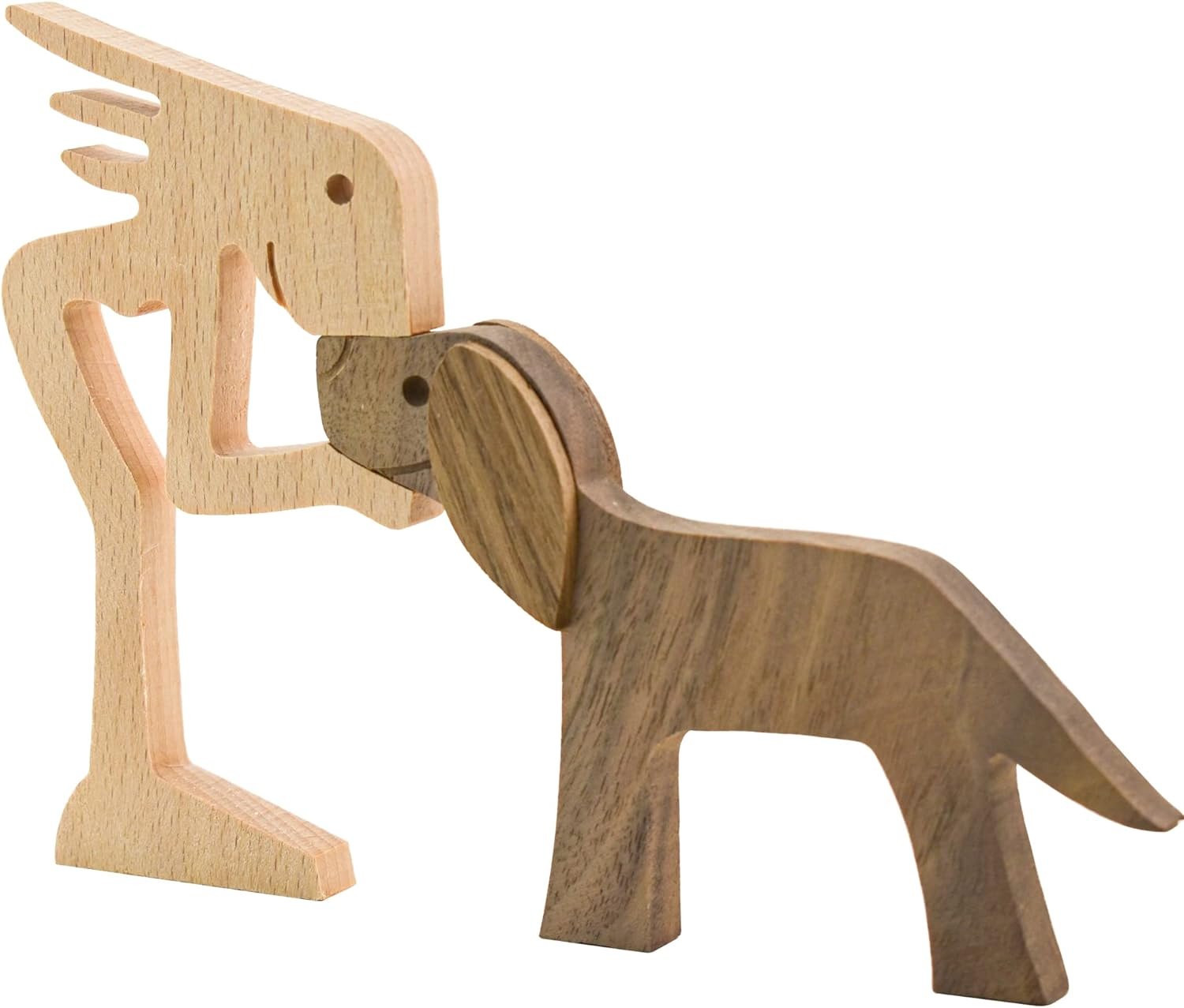 Handmatig gesneden houten hond beeldje voor decoratie op tafel