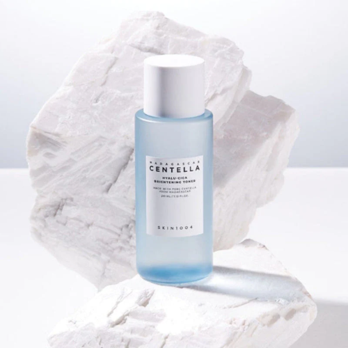 Skin1004 Madagascar Centella Tónico Iuminador Esfoliante Hyalu-Cica com Centella Asiática 210ml