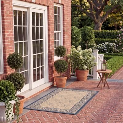 SAFAVIEH Courtyard Laurene Waterproof Patio Backyard Rug