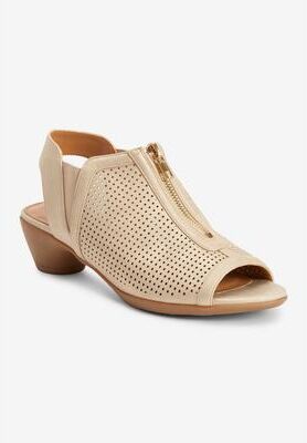 Women's The Aurora Shootie by Comfortview in Champagne (Size 8 M)