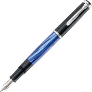 Pelikan Füller Classic M205, Feder B, aus Edelharz, blau-marmoriert, Edelstahlfeder