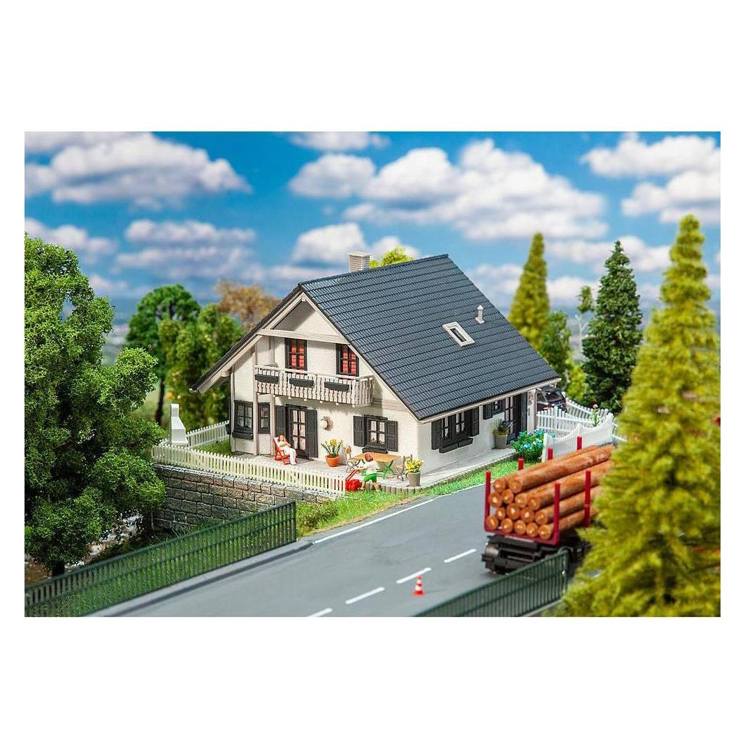 Faller Saniertes Einfamilienhaus (130640)