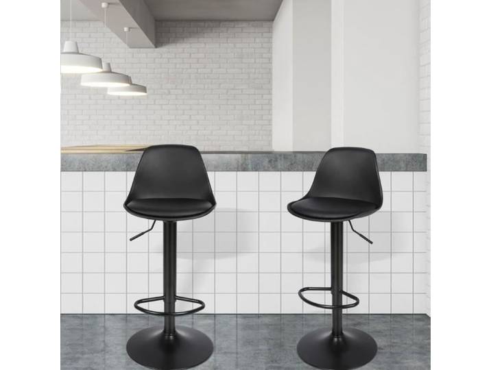 Laizere. Lot de 2 tabourets de bar en plastique pulvérisé avec coussin en PU noir solide