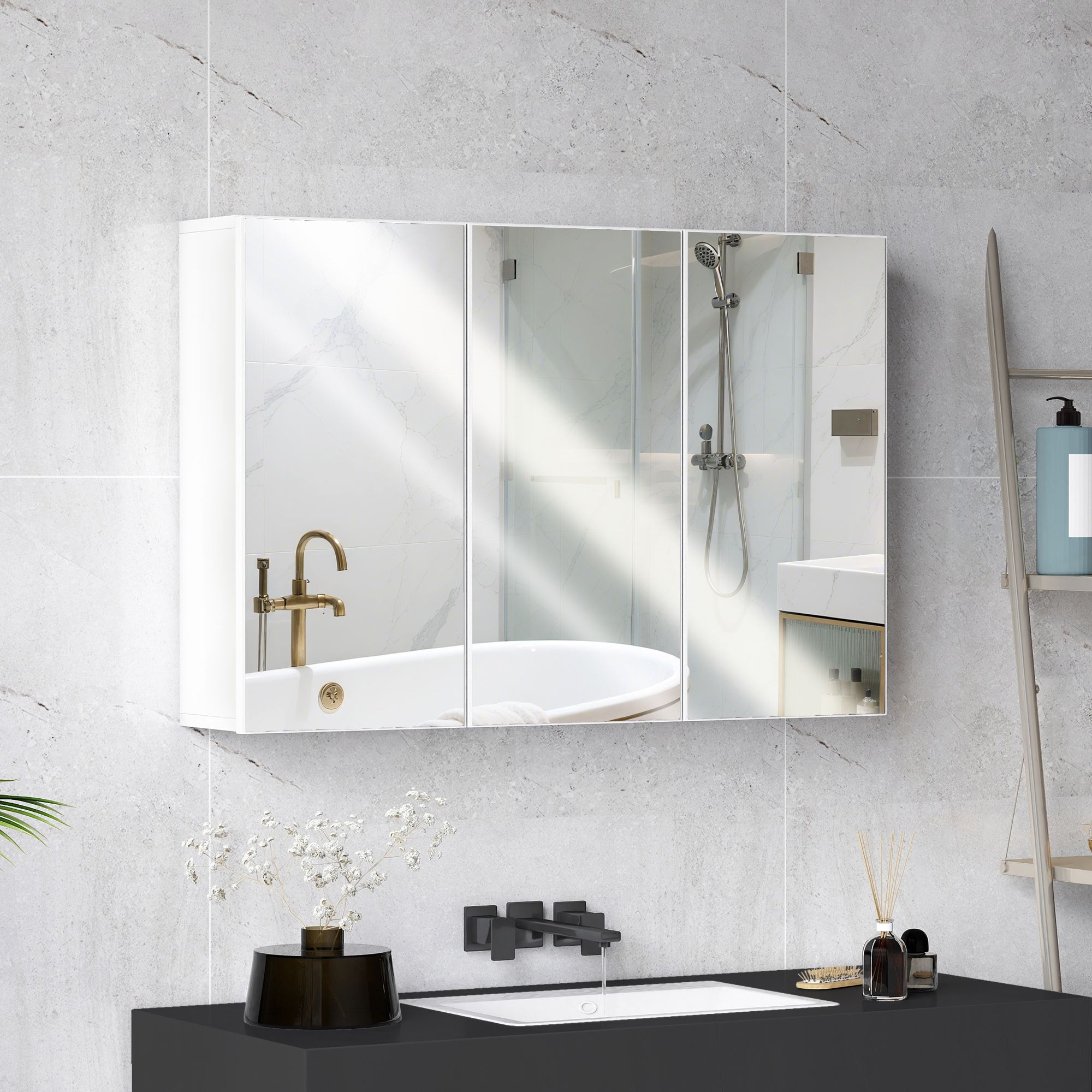 Homcom Mobiletto con Specchio da Bagno, Mobiletto da Bagno con 3 Porte Specchiate, Montaggio a Parete, 90 x 15,5 x 60 cm, Truciolato, Bianco   Aosom Italy